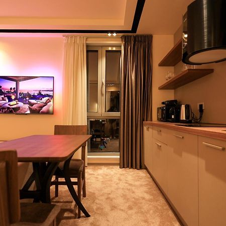 Deha Rooms & Apartments Тирана Екстер'єр фото