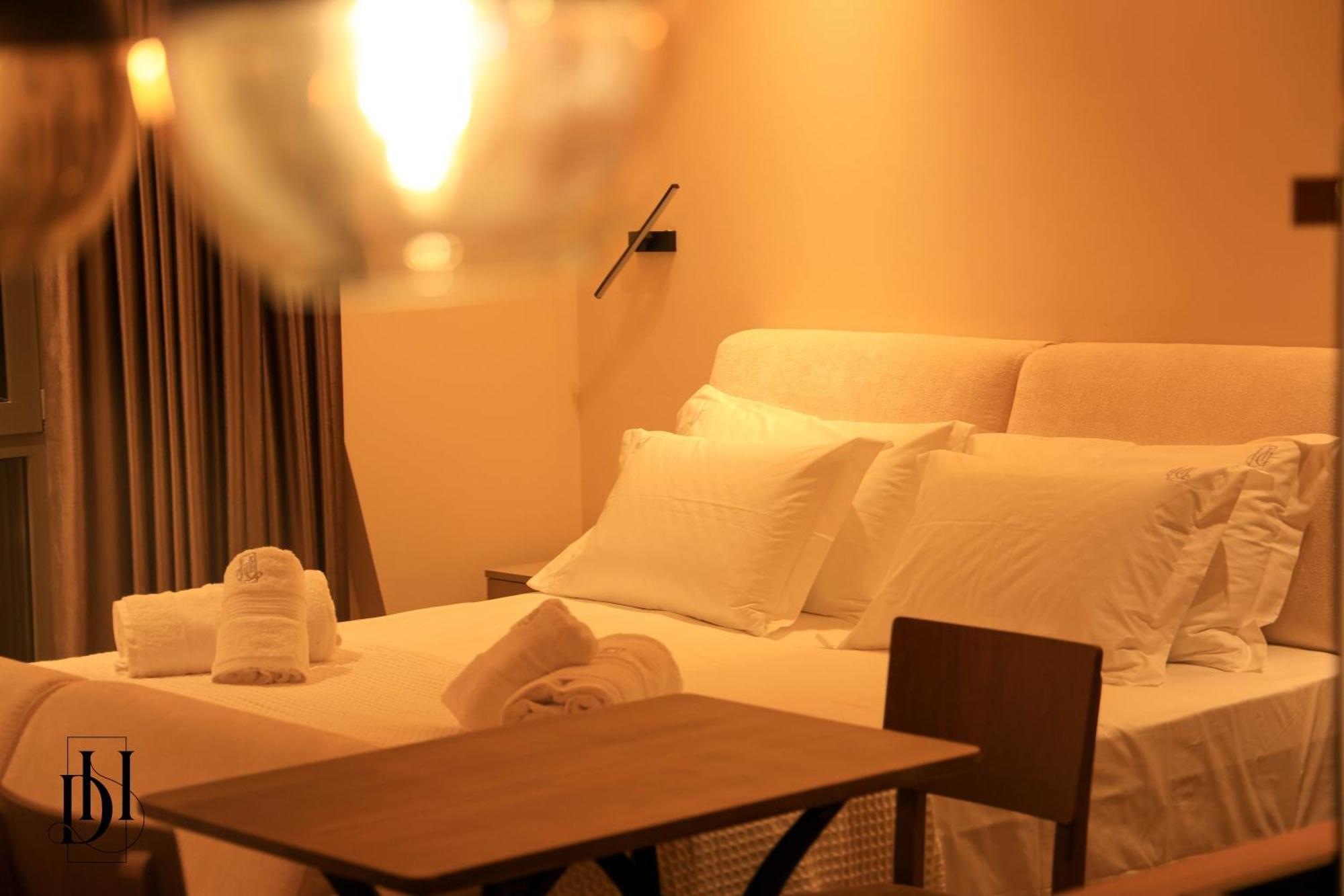 Deha Rooms & Apartments Тирана Екстер'єр фото