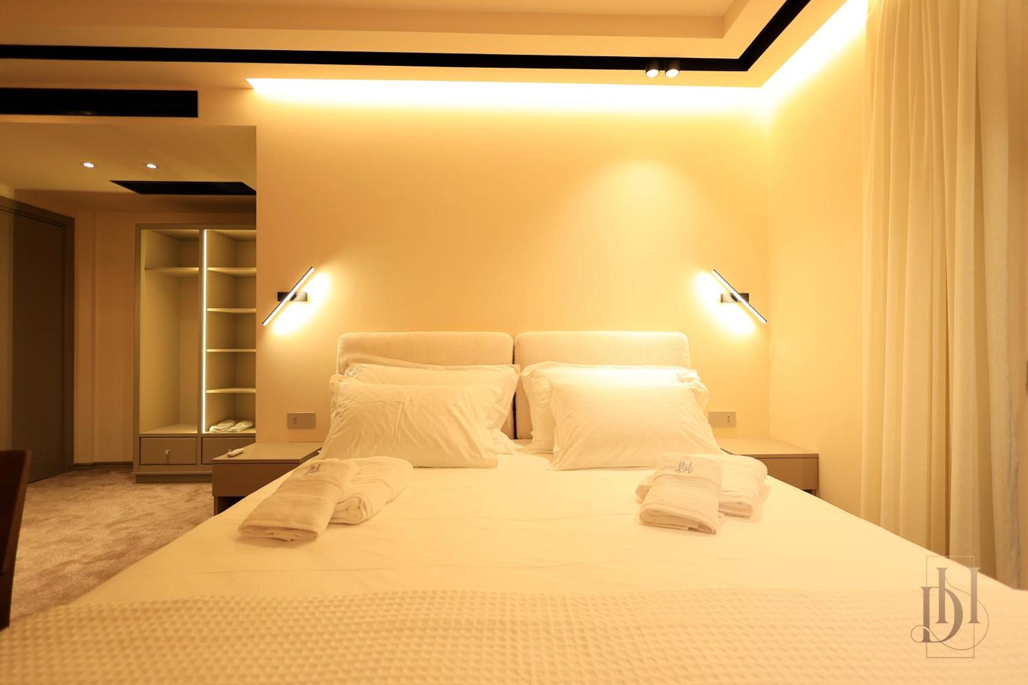 Deha Rooms & Apartments Тирана Екстер'єр фото