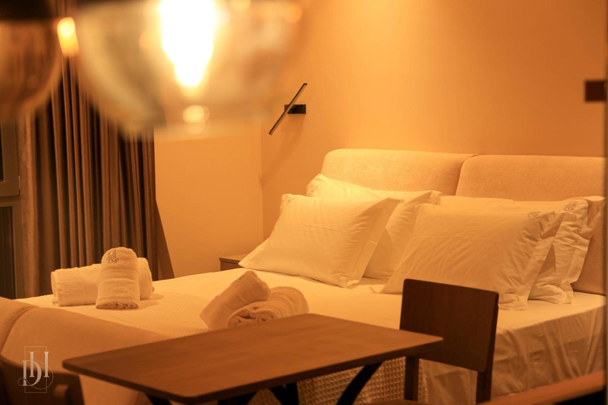 Deha Rooms & Apartments Тирана Екстер'єр фото